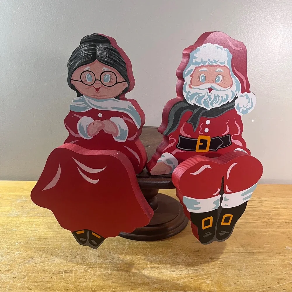 Vtg Style Wooden Santa and Mrs Claus Shelf Sitter Mantle Decor Set of 2 Red